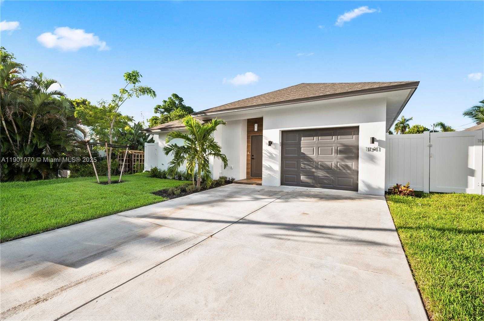 Small Image of 1041 WEST LAKEWOOD RD, West Palm Beach Number 28