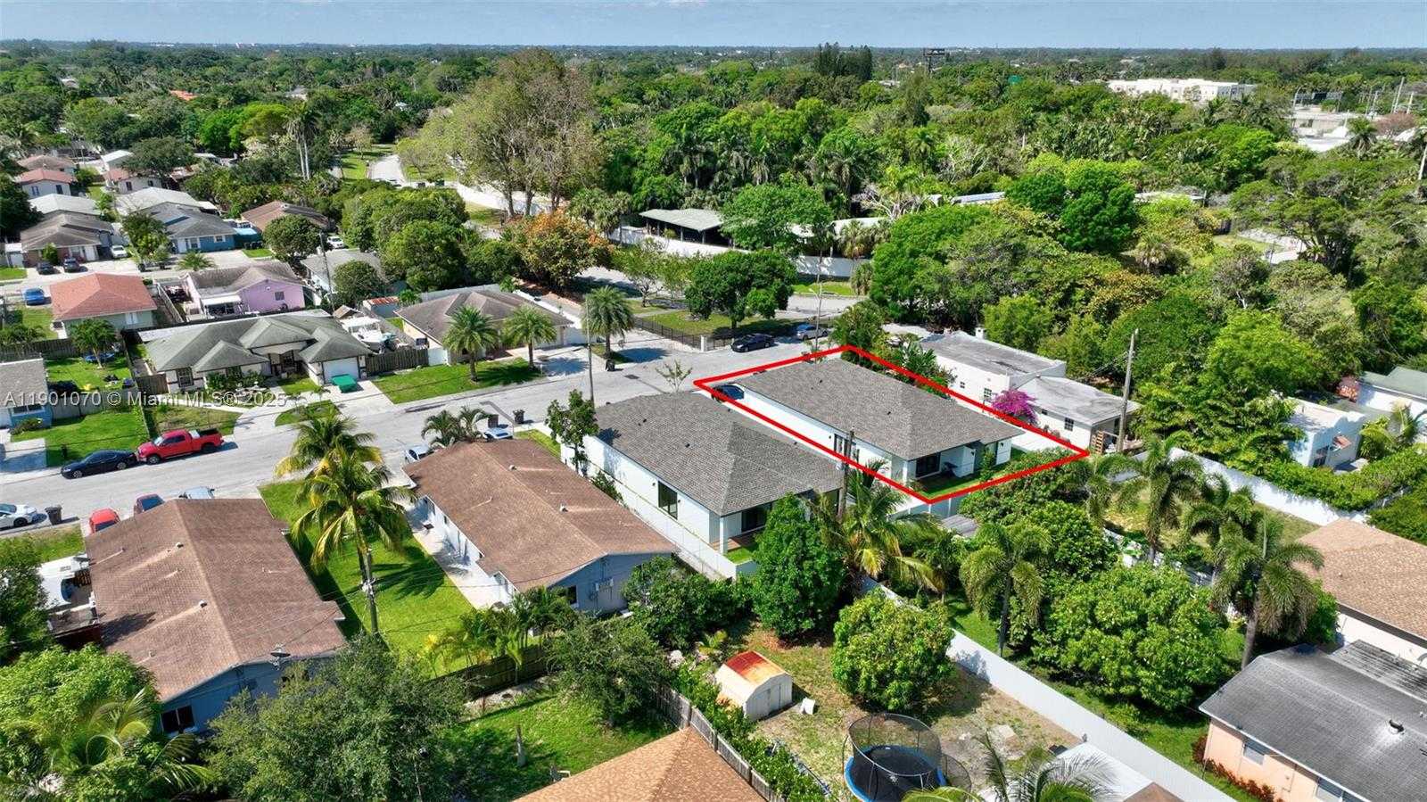 Small Image of 1041 WEST LAKEWOOD RD, West Palm Beach Number 34