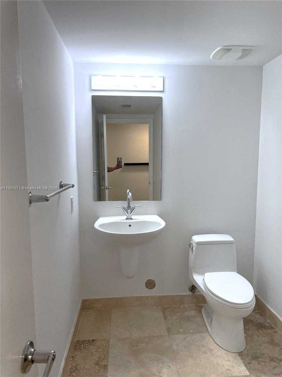 Small Image of 41 SOUTH EAST 5TH ST #911, Miami Number 12