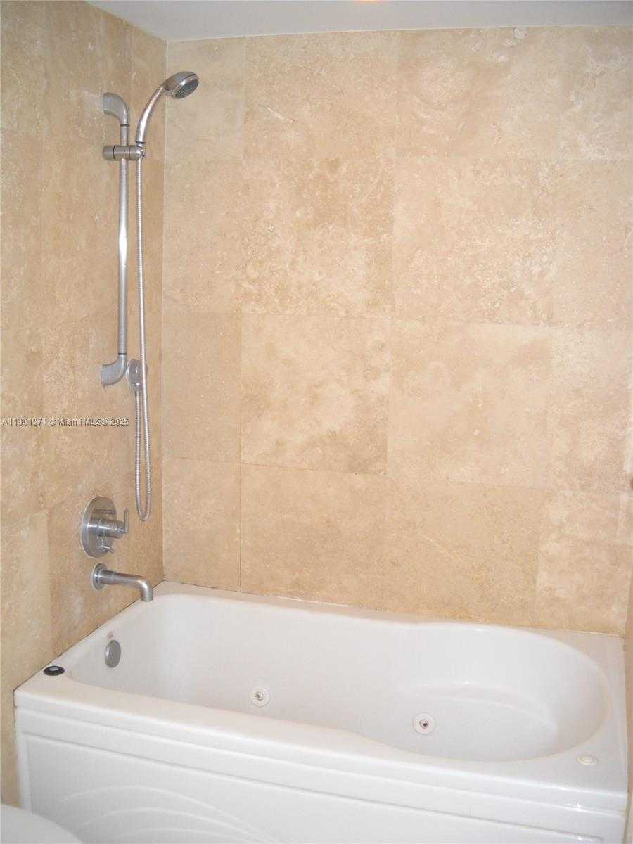 Small Image of 41 SOUTH EAST 5TH ST #911, Miami Number 16