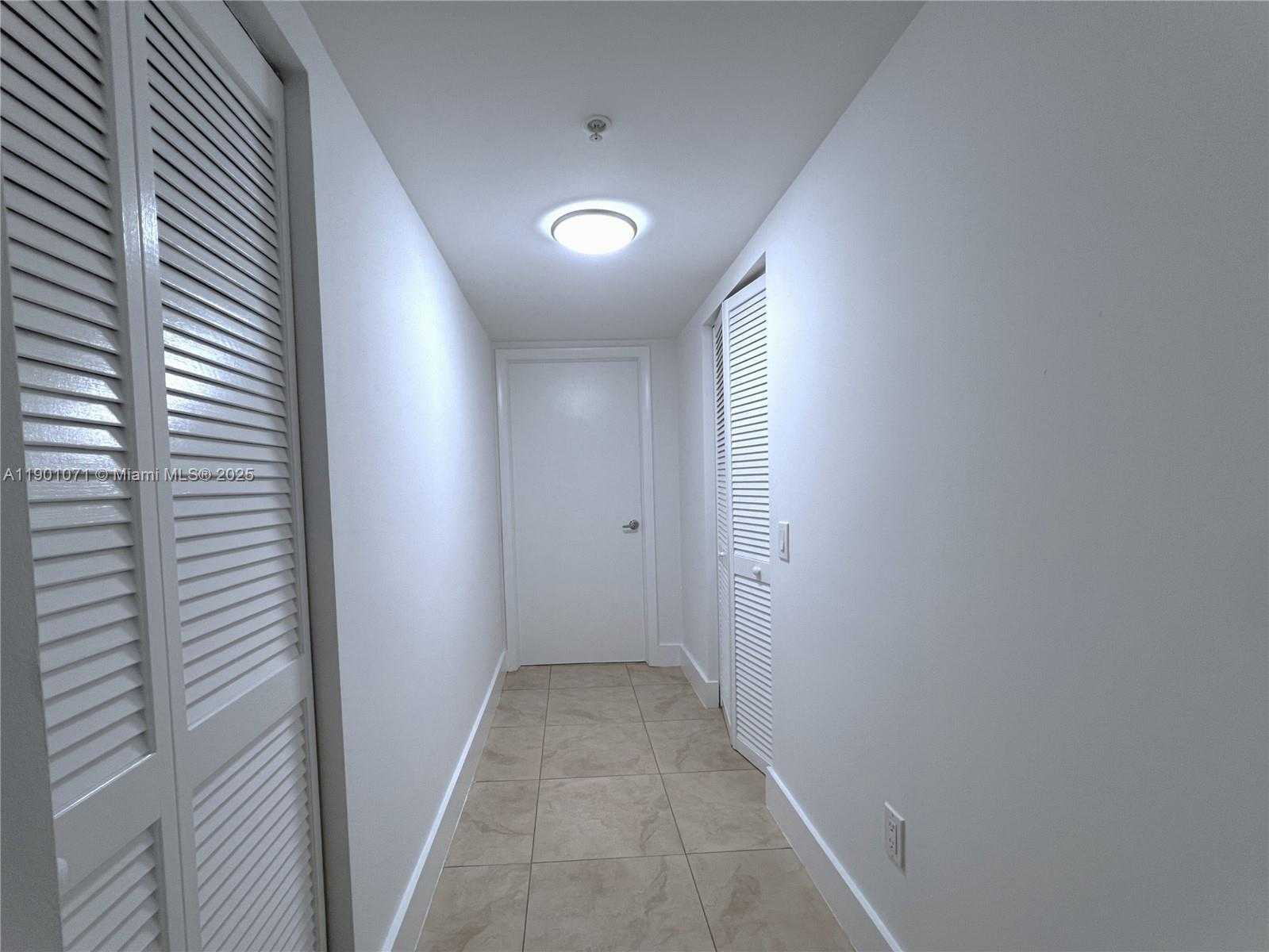 Small Image of 41 SOUTH EAST 5TH ST #911, Miami Number 17