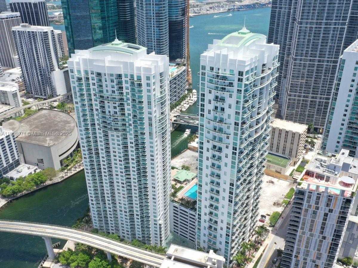 Small Image of 41 SOUTH EAST 5TH ST #911, Miami Number 3