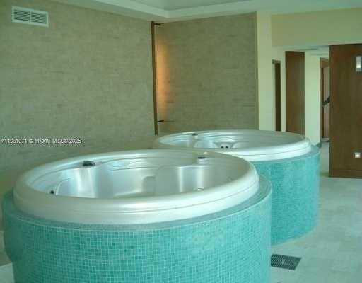 Small Image of 41 SOUTH EAST 5TH ST #911, Miami Number 30