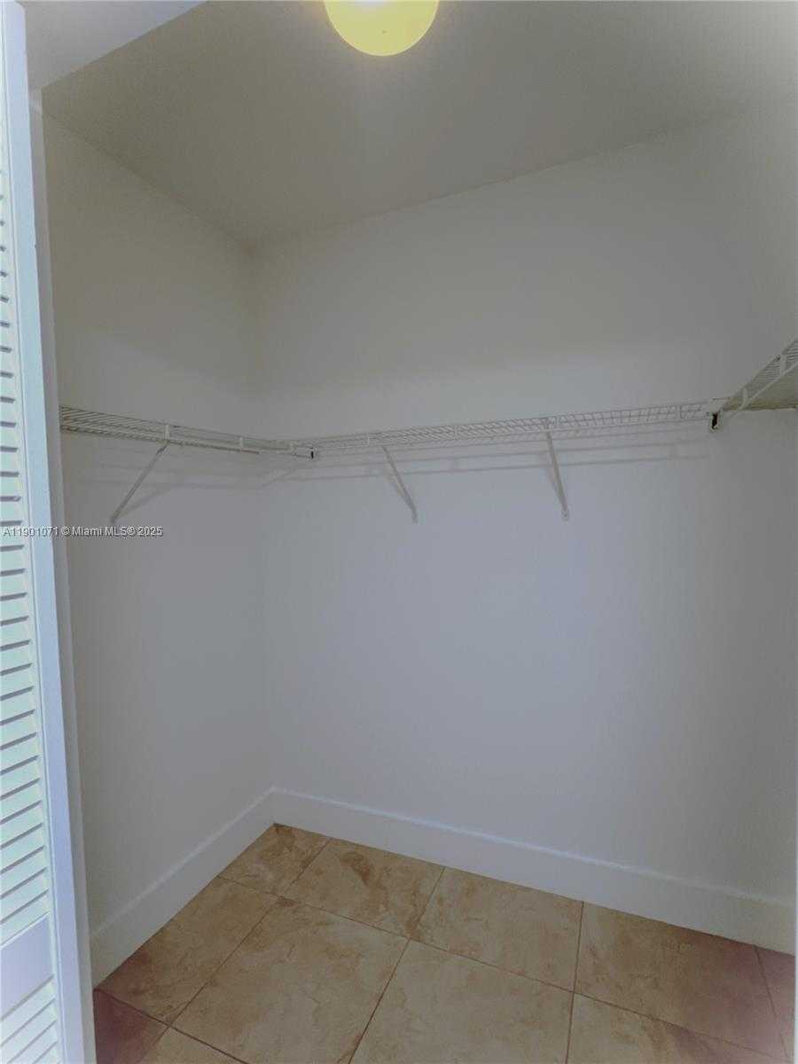 Small Image of 41 SOUTH EAST 5TH ST #911, Miami Number 40