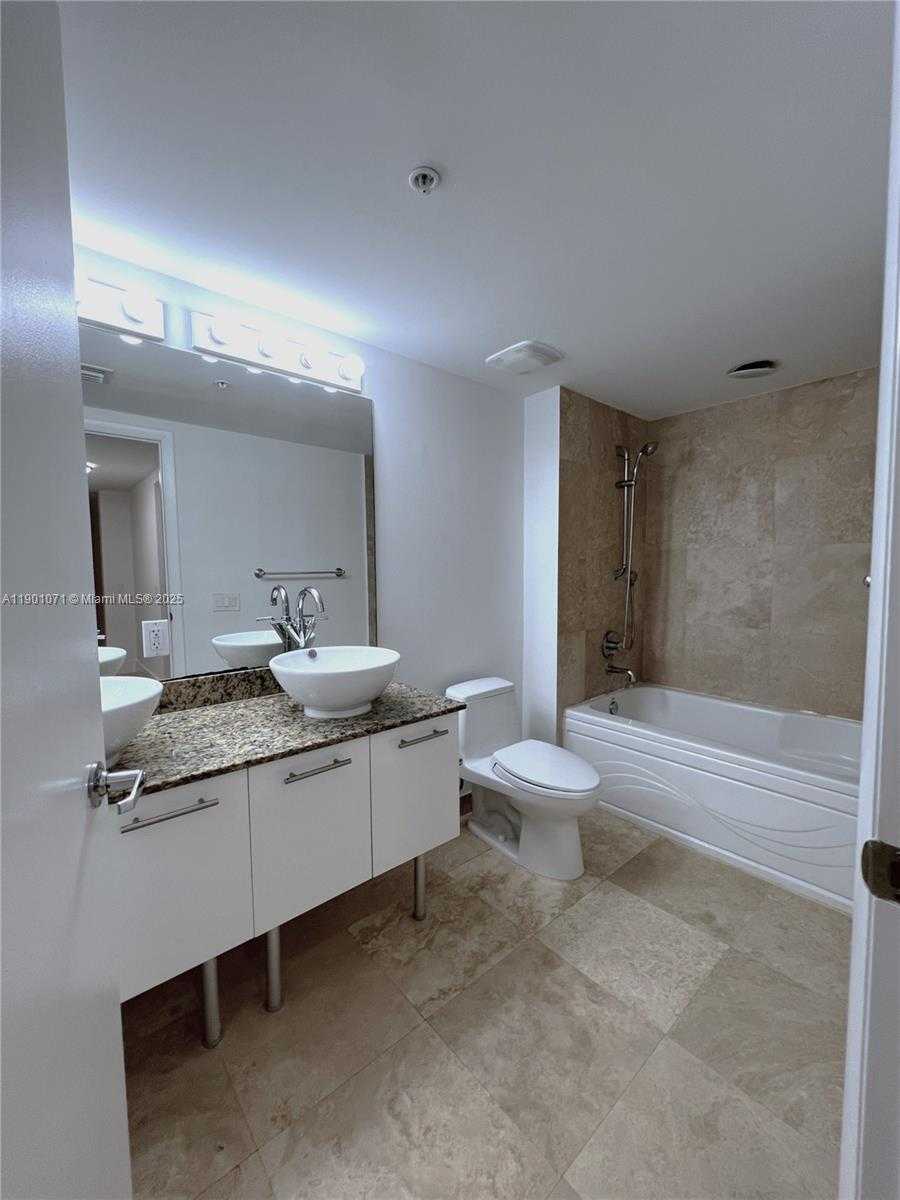 Small Image of 41 SOUTH EAST 5TH ST #911, Miami Number 7