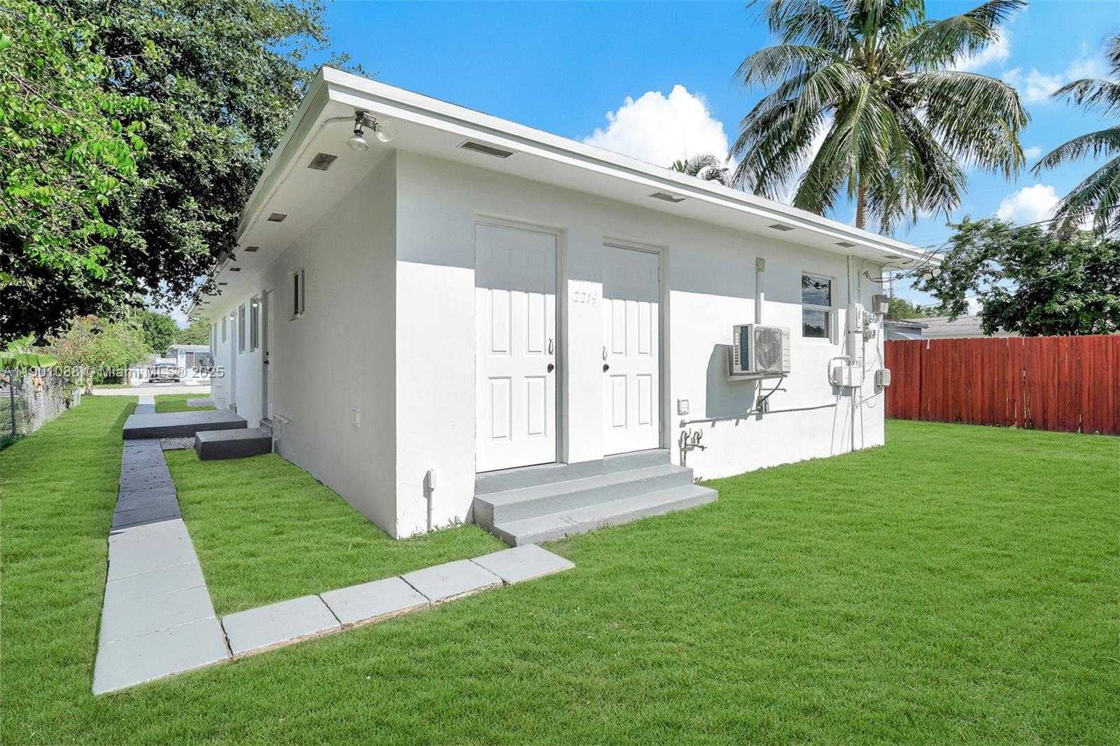 Small Image of 2212 ROOSEVELT ST #2, Hollywood Number 17