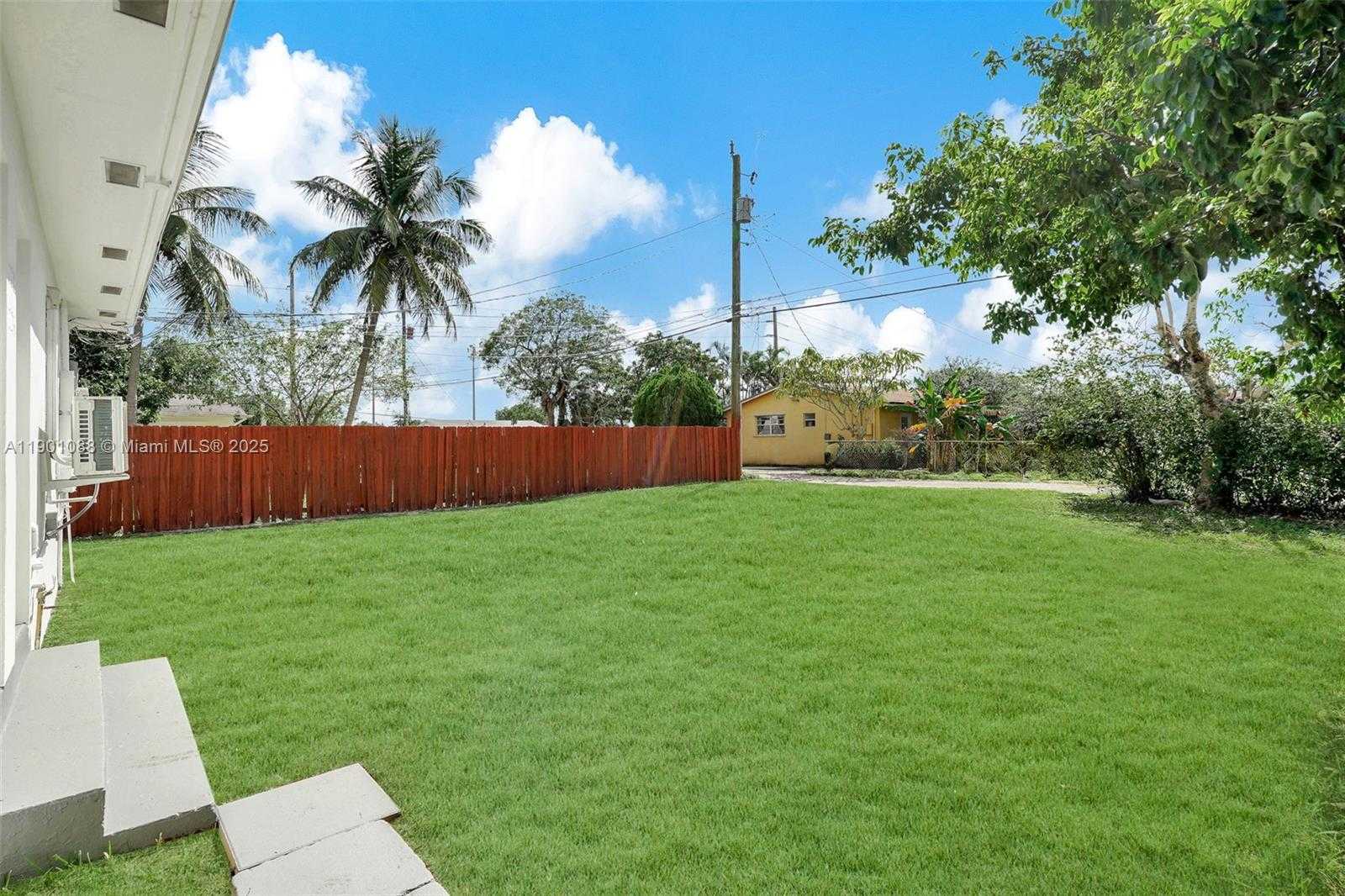 Small Image of 2212 ROOSEVELT ST #2, Hollywood Number 18