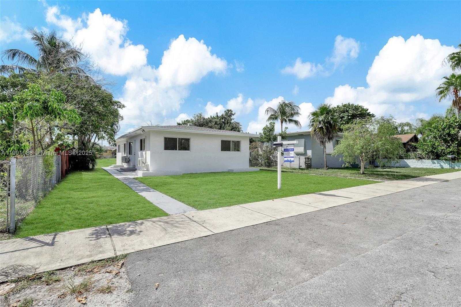 Small Image of 2212 ROOSEVELT ST #2, Hollywood Number 20