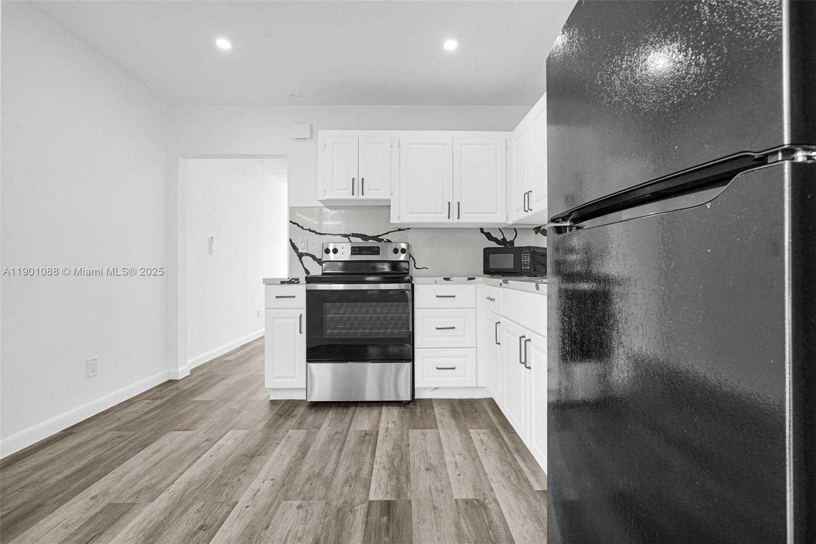 Small Image of 2212 ROOSEVELT ST #2, Hollywood Number 3