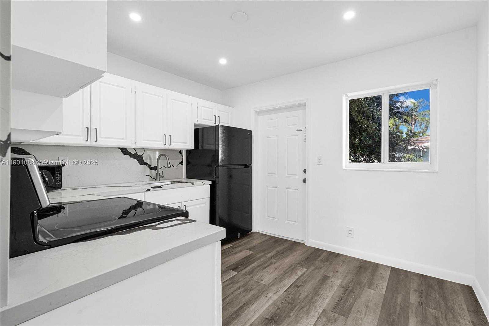 Small Image of 2212 ROOSEVELT ST #2, Hollywood Number 4