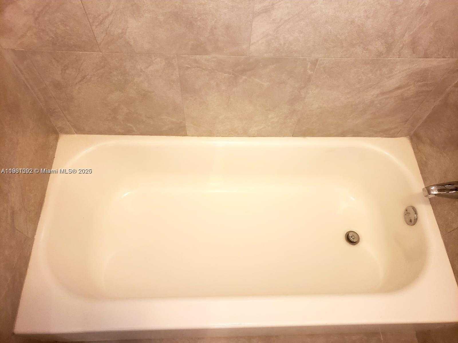 Small Image of 3643 FLORIDA AVE, Miami Number 8