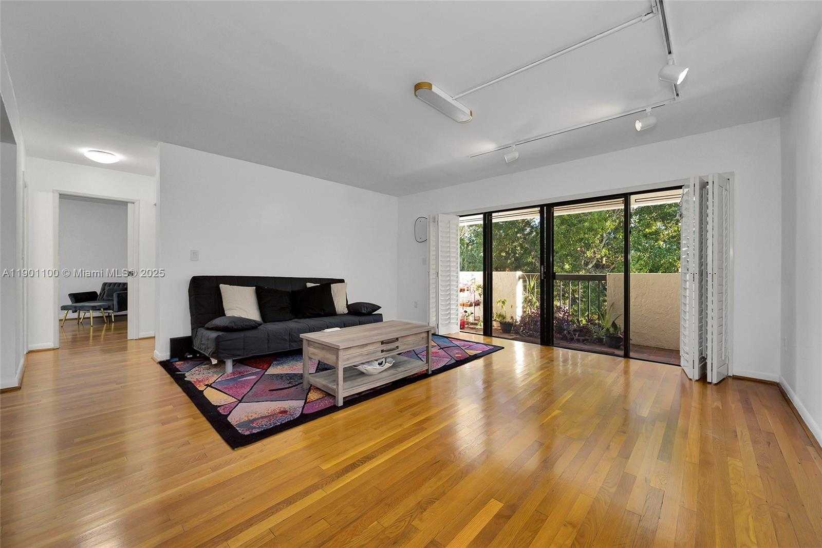 Small Image of 2600 CARDENA ST #PH2, Coral Gables Number 15