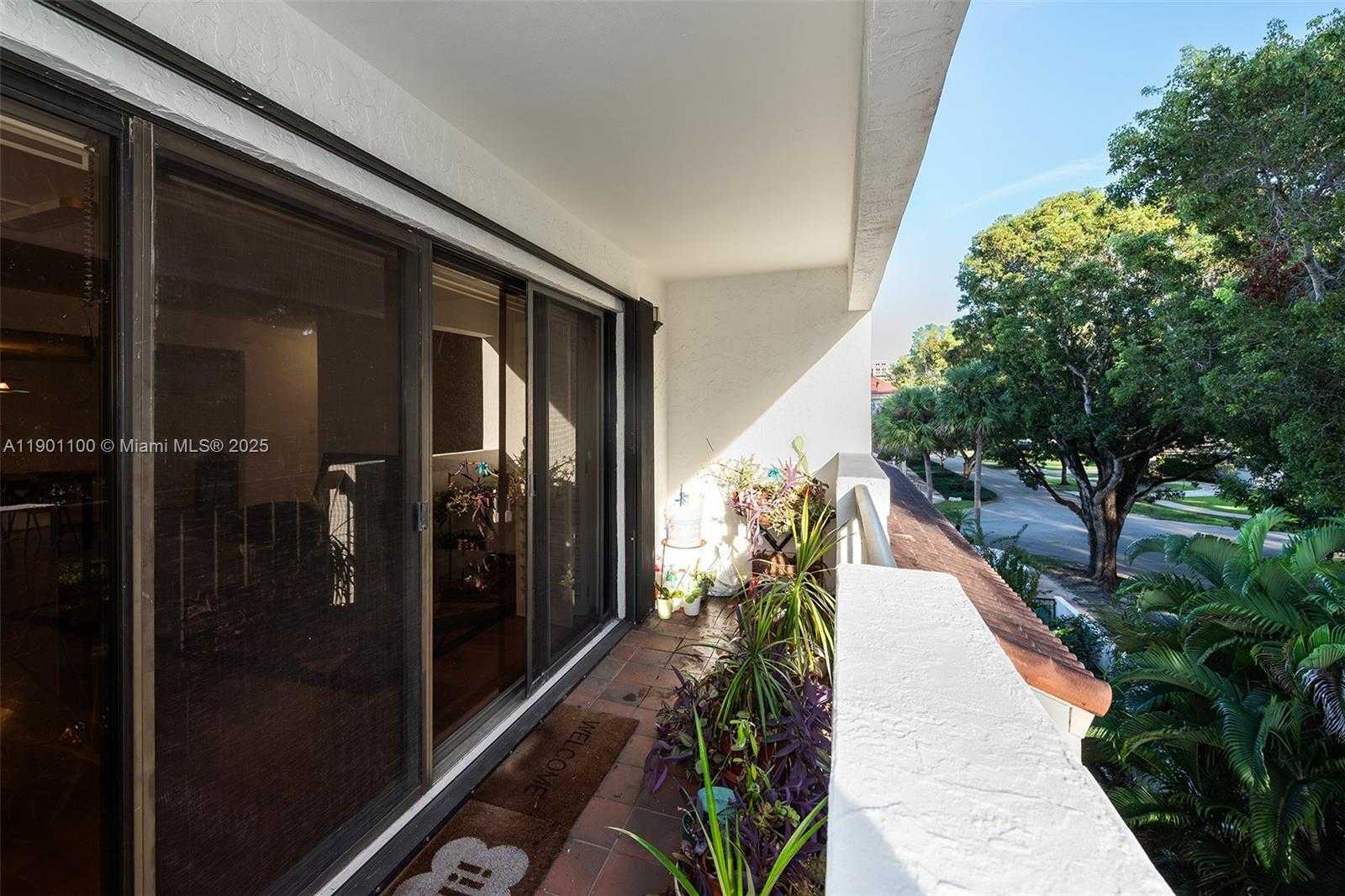 Small Image of 2600 CARDENA ST #PH2, Coral Gables Number 18