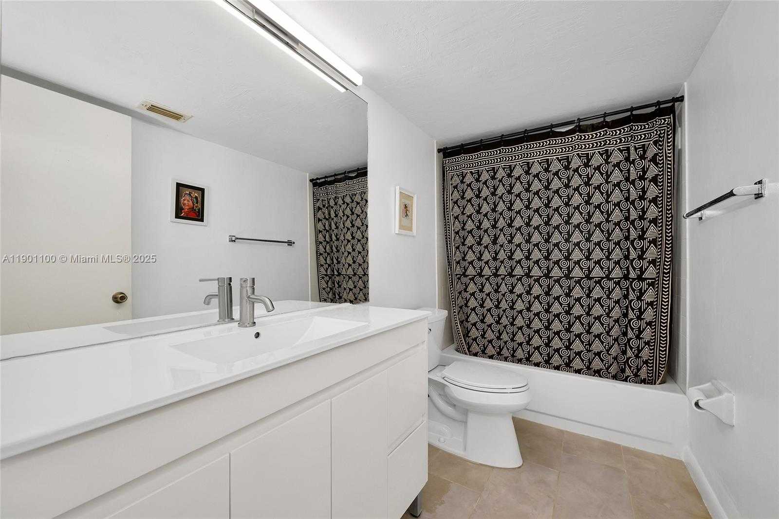 Small Image of 2600 CARDENA ST #PH2, Coral Gables Number 20