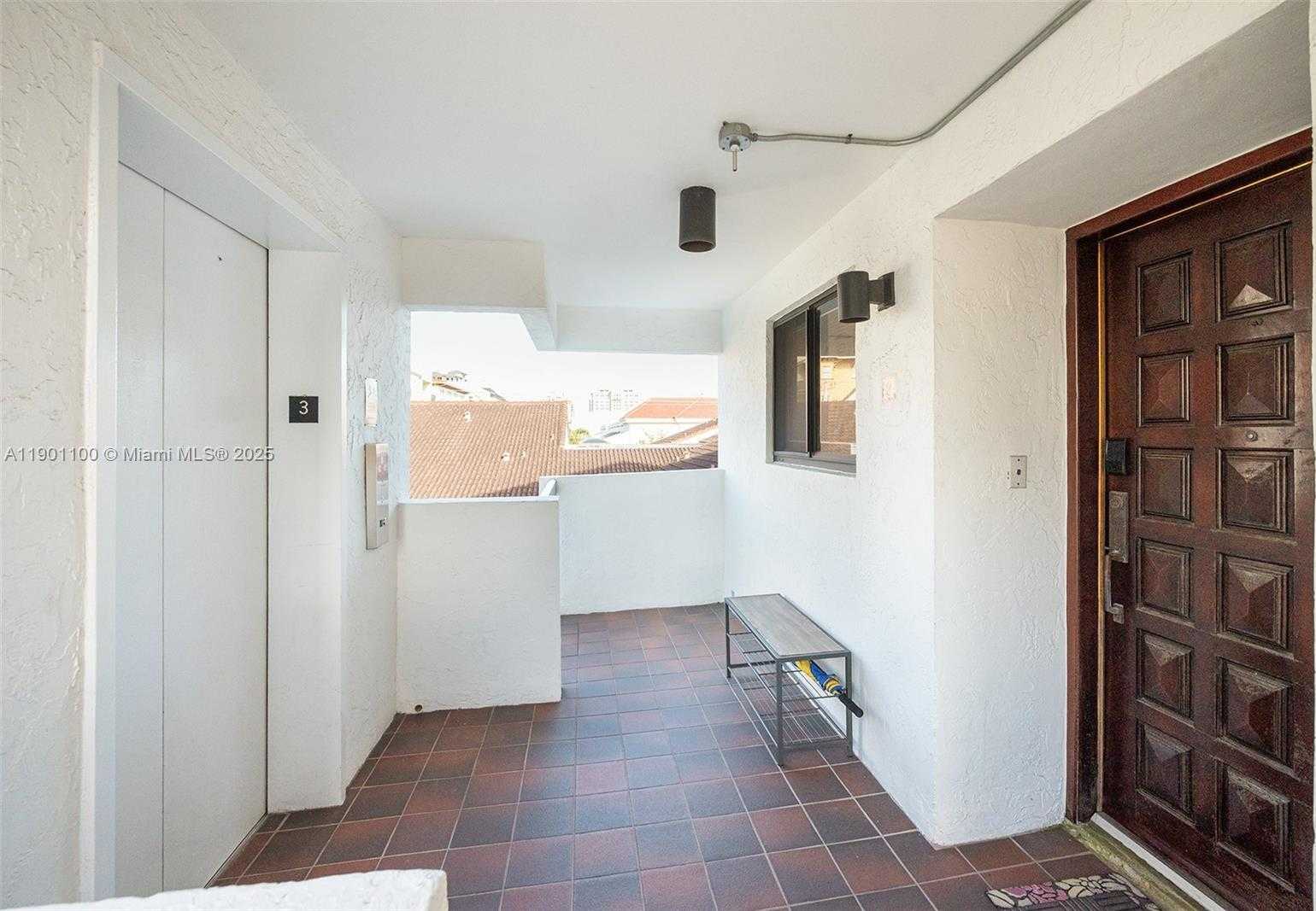 Small Image of 2600 CARDENA ST #PH2, Coral Gables Number 4