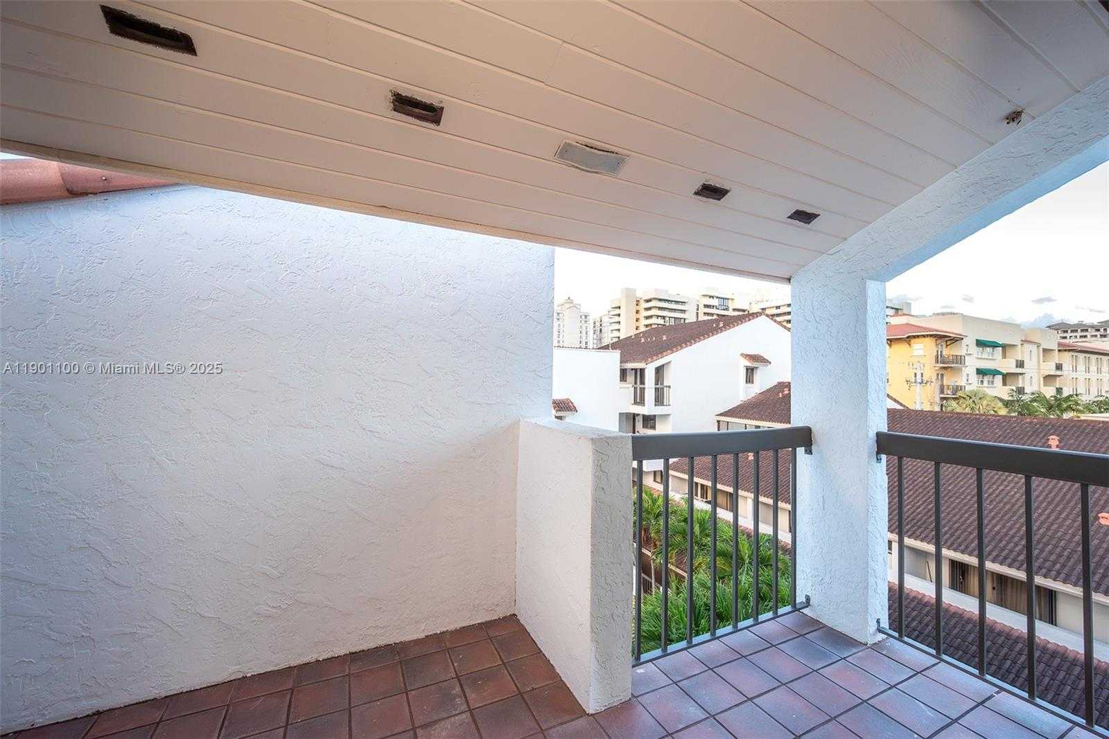 Small Image of 2600 CARDENA ST #PH2, Coral Gables Number 40