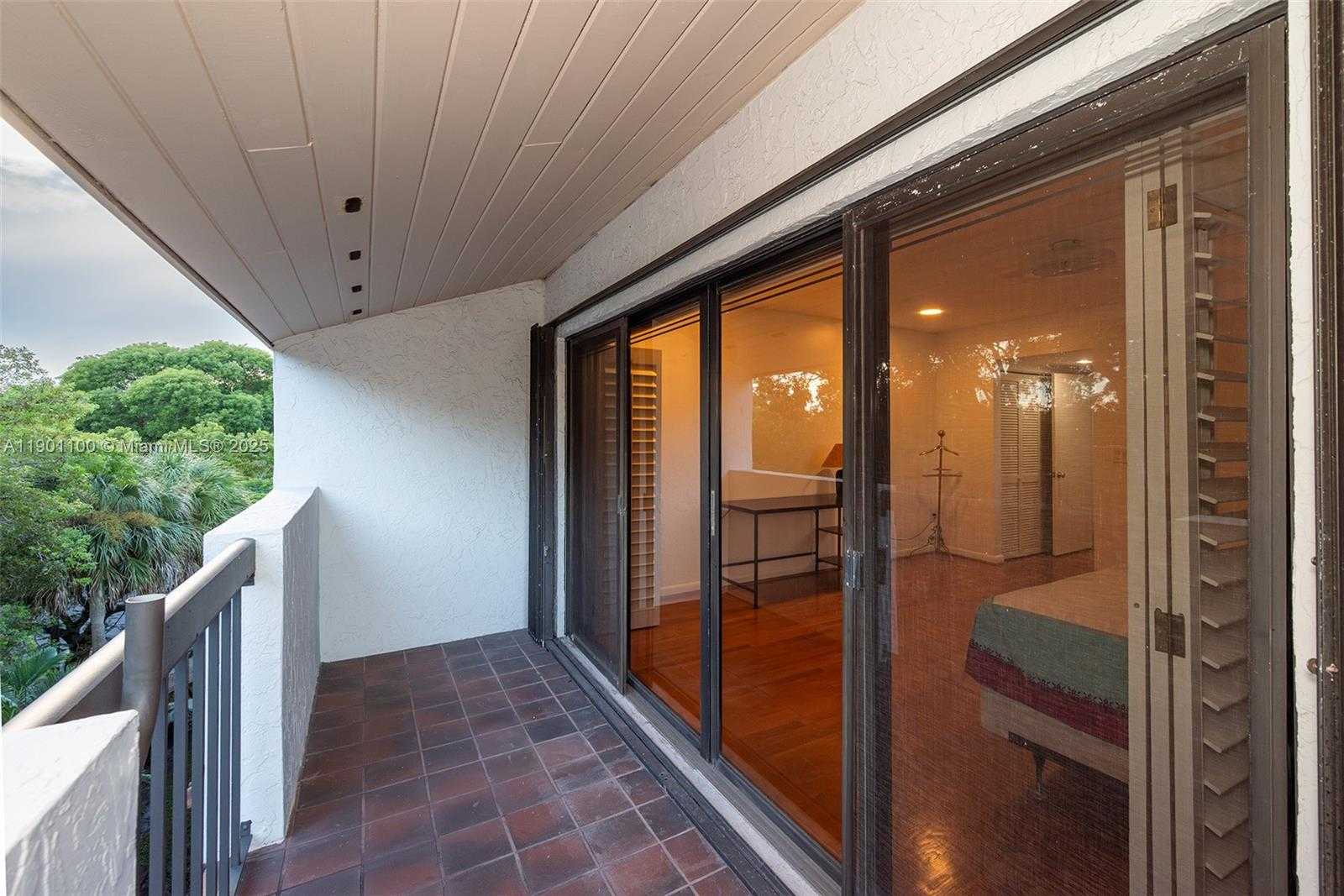 Small Image of 2600 CARDENA ST #PH2, Coral Gables Number 42