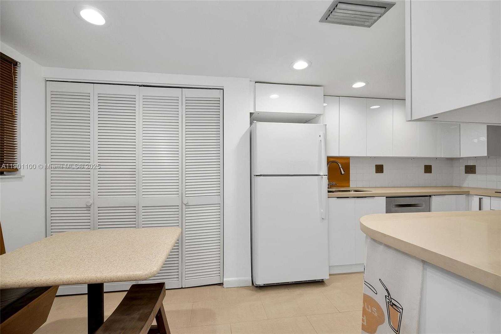 Small Image of 2600 CARDENA ST #PH2, Coral Gables Number 7