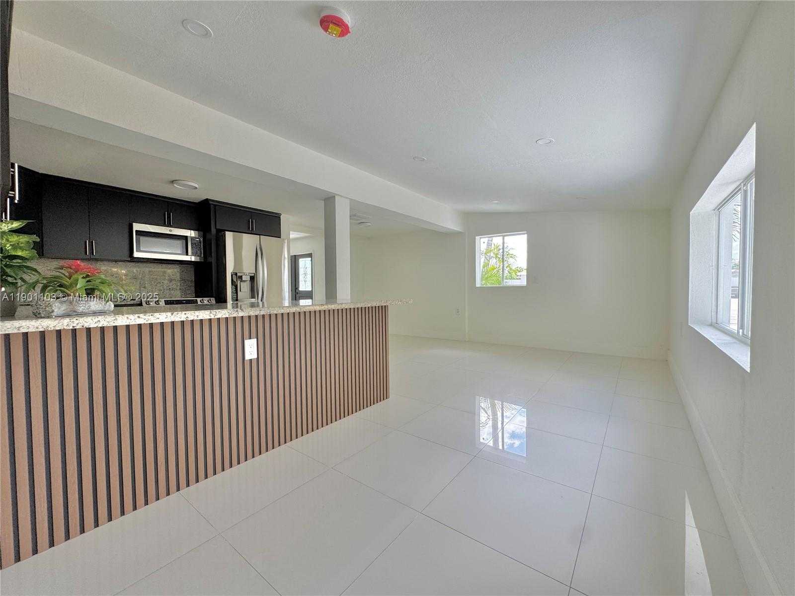 Small Image of 5101 SOUTH WEST 112TH PL, Miami Number 10