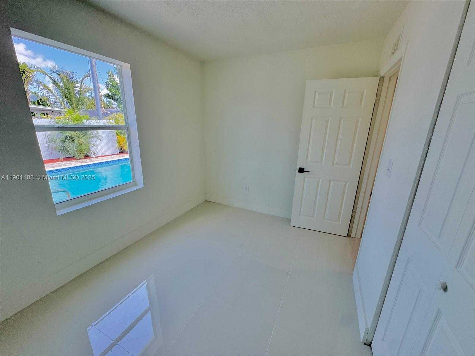 Small Image of 5101 SOUTH WEST 112TH PL, Miami Number 15