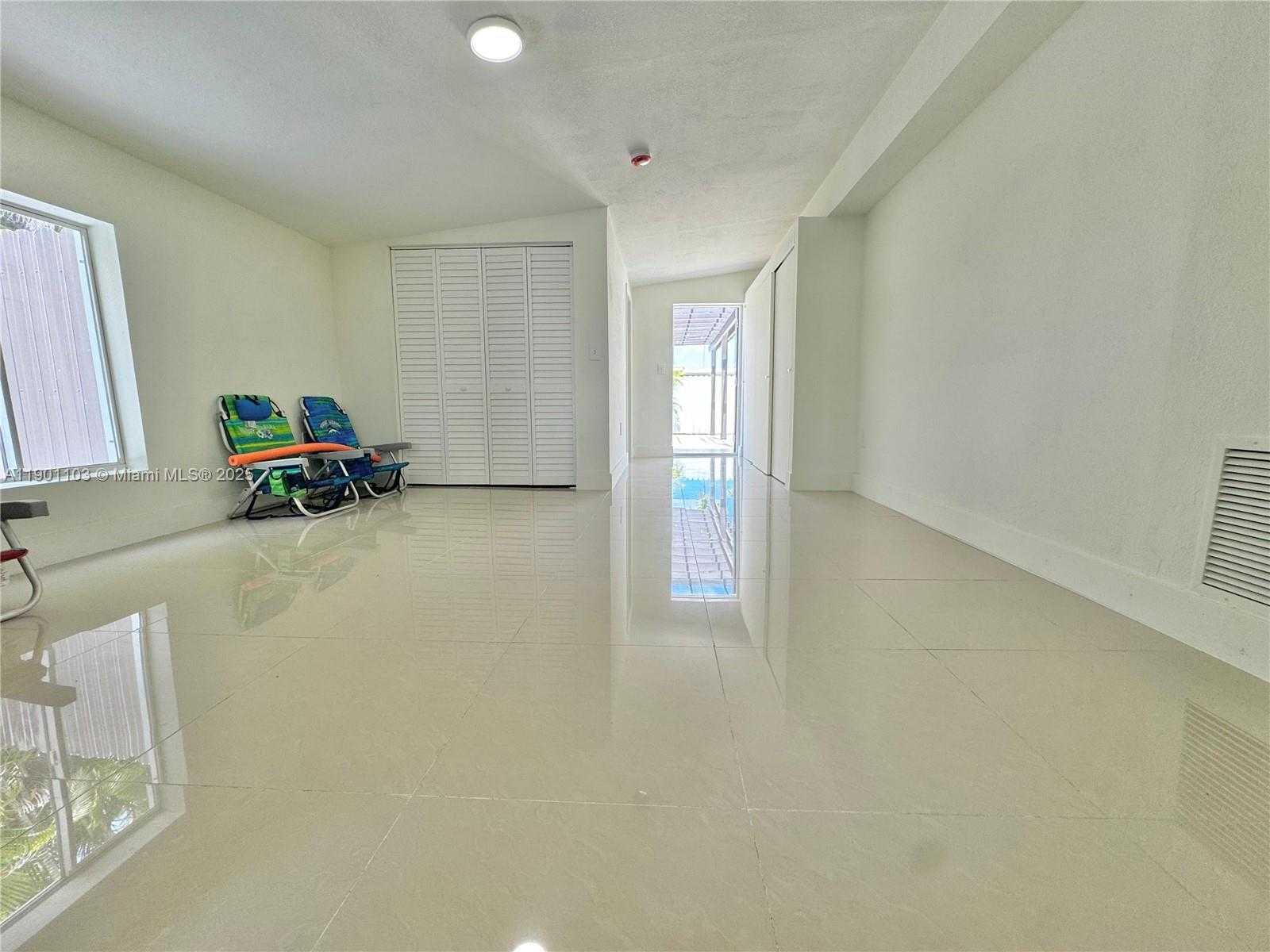 Small Image of 5101 SOUTH WEST 112TH PL, Miami Number 16