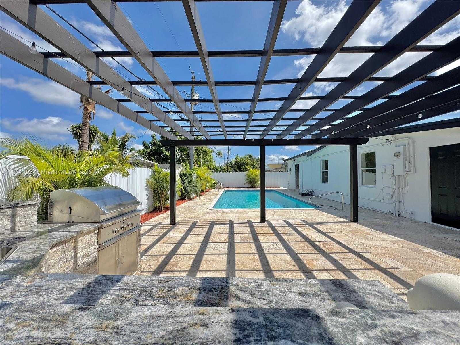 Small Image of 5101 SOUTH WEST 112TH PL, Miami Number 21