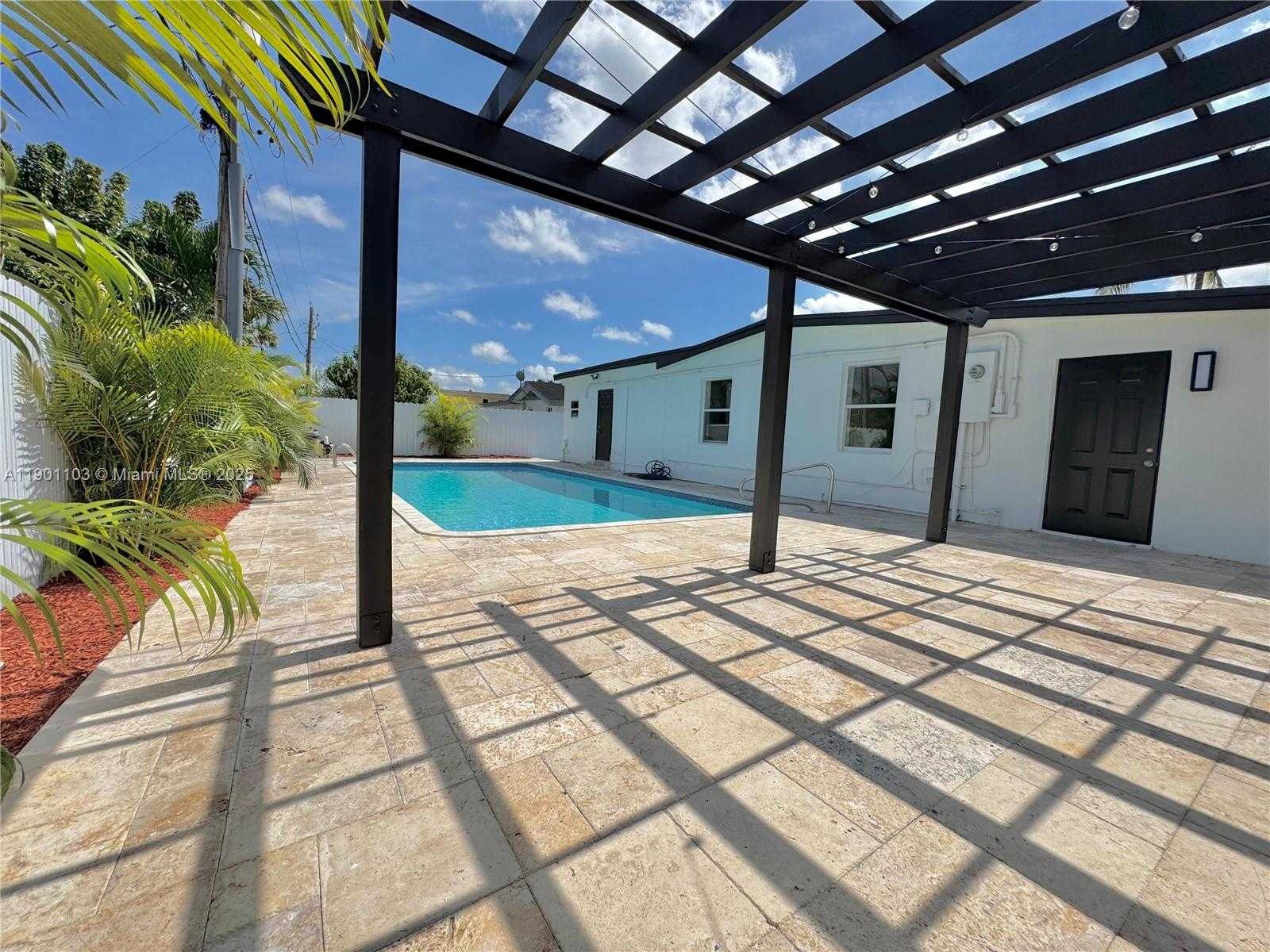 Small Image of 5101 SOUTH WEST 112TH PL, Miami Number 25