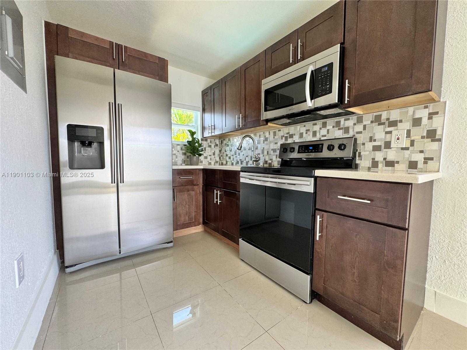 Small Image of 5101 SOUTH WEST 112TH PL, Miami Number 30