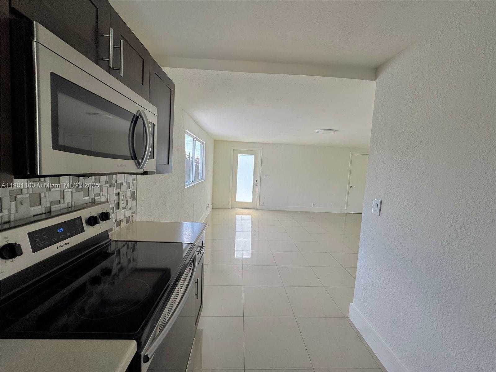 Small Image of 5101 SOUTH WEST 112TH PL, Miami Number 31