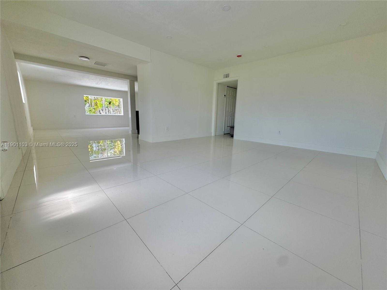 Small Image of 5101 SOUTH WEST 112TH PL, Miami Number 5