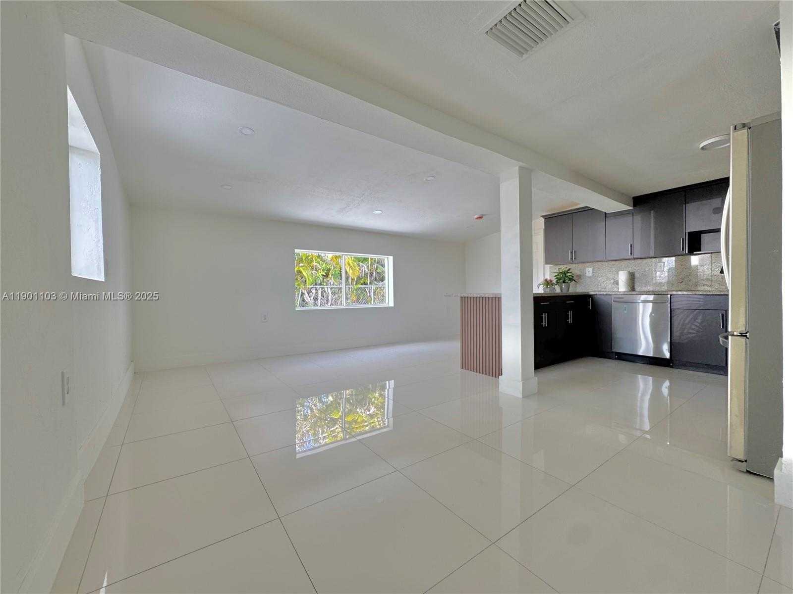 Small Image of 5101 SOUTH WEST 112TH PL, Miami Number 7
