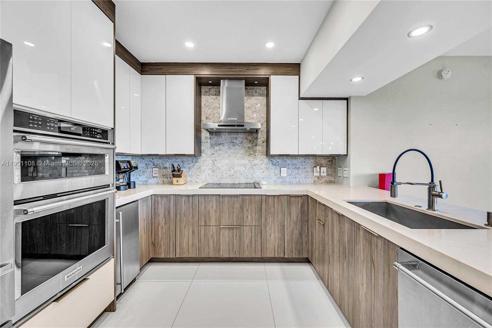 Small Image of 19900 EAST COUNTRY CLUB DR #1003, Aventura Number 3