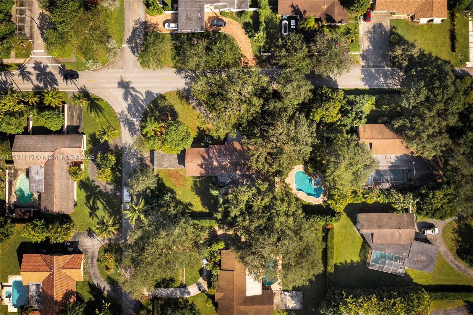 Small Image of 8390 SOUTH WEST 132ND ST, Pinecrest Number 10