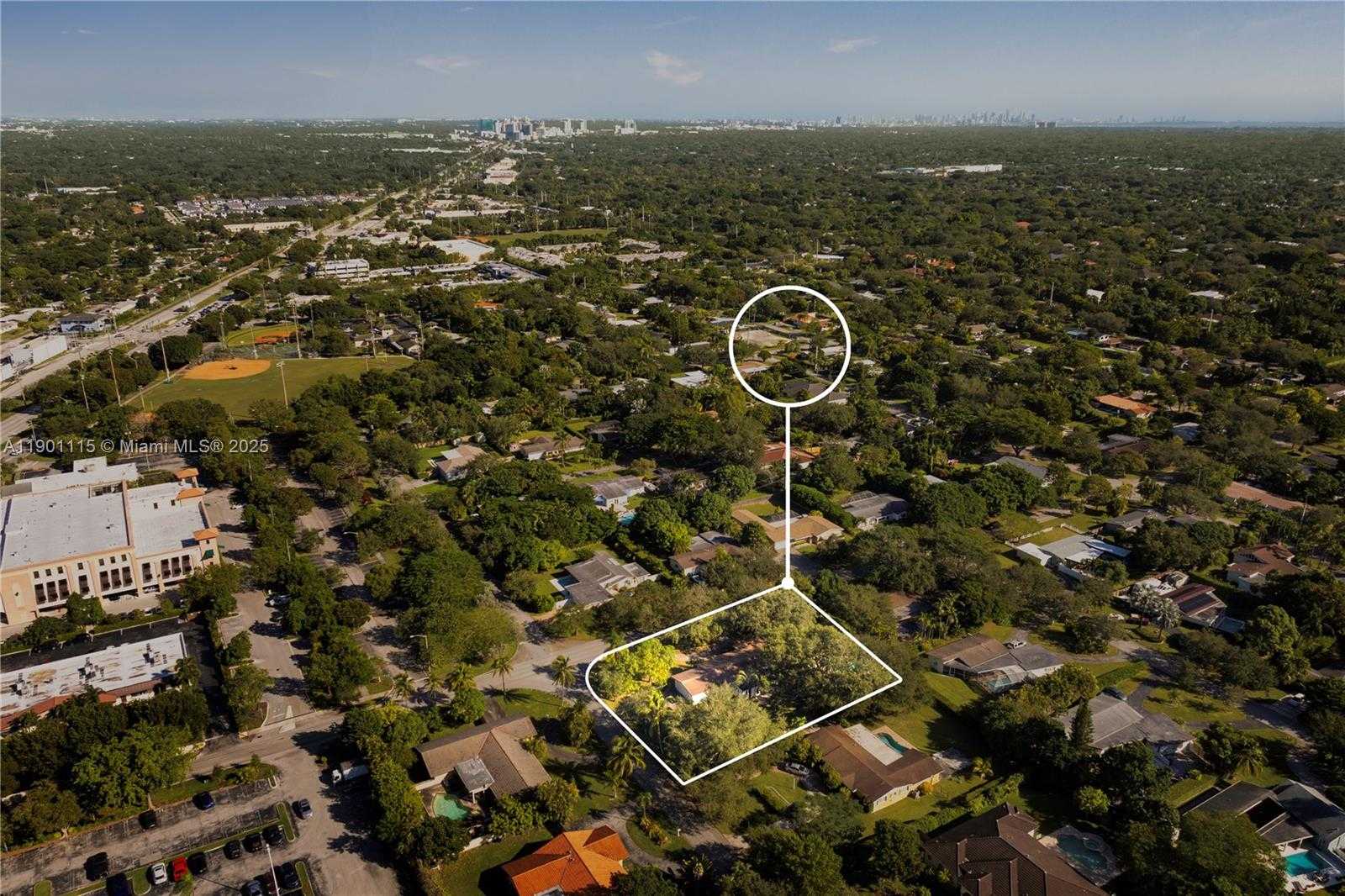 Small Image of 8390 SOUTH WEST 132ND ST, Pinecrest Number 12