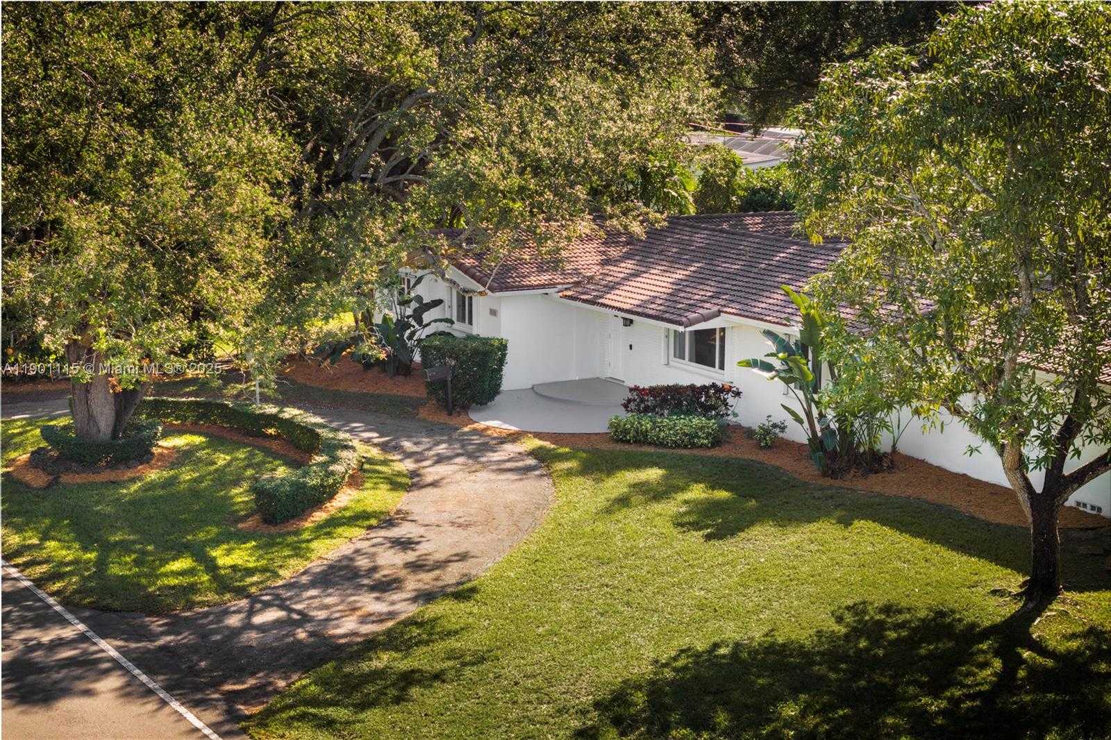 Small Image of 8390 SOUTH WEST 132ND ST, Pinecrest Number 4
