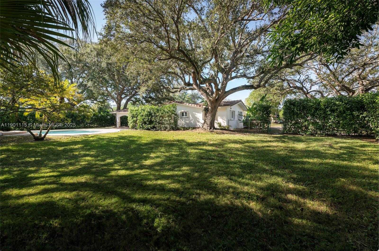 Small Image of 8390 SOUTH WEST 132ND ST, Pinecrest Number 8