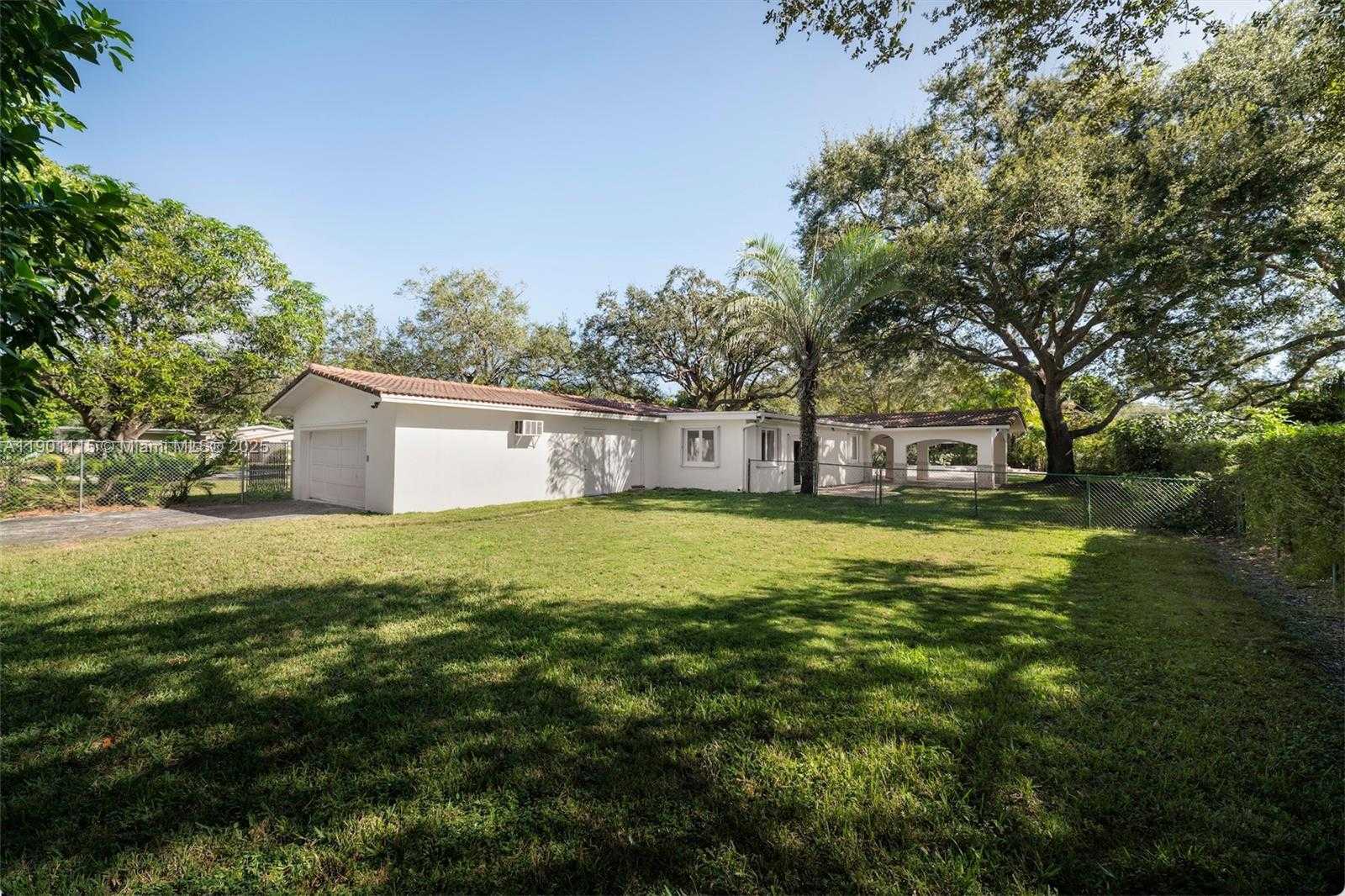 Small Image of 8390 SOUTH WEST 132ND ST, Pinecrest Number 9