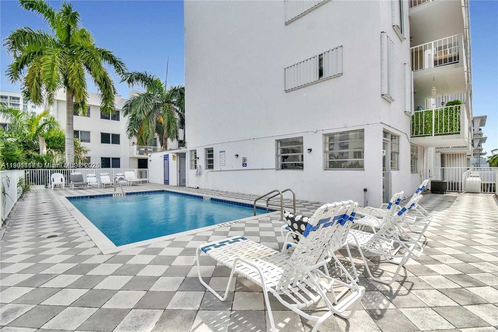 Small Image of 1331 LINCOLN RD #804, Miami Beach Number 11