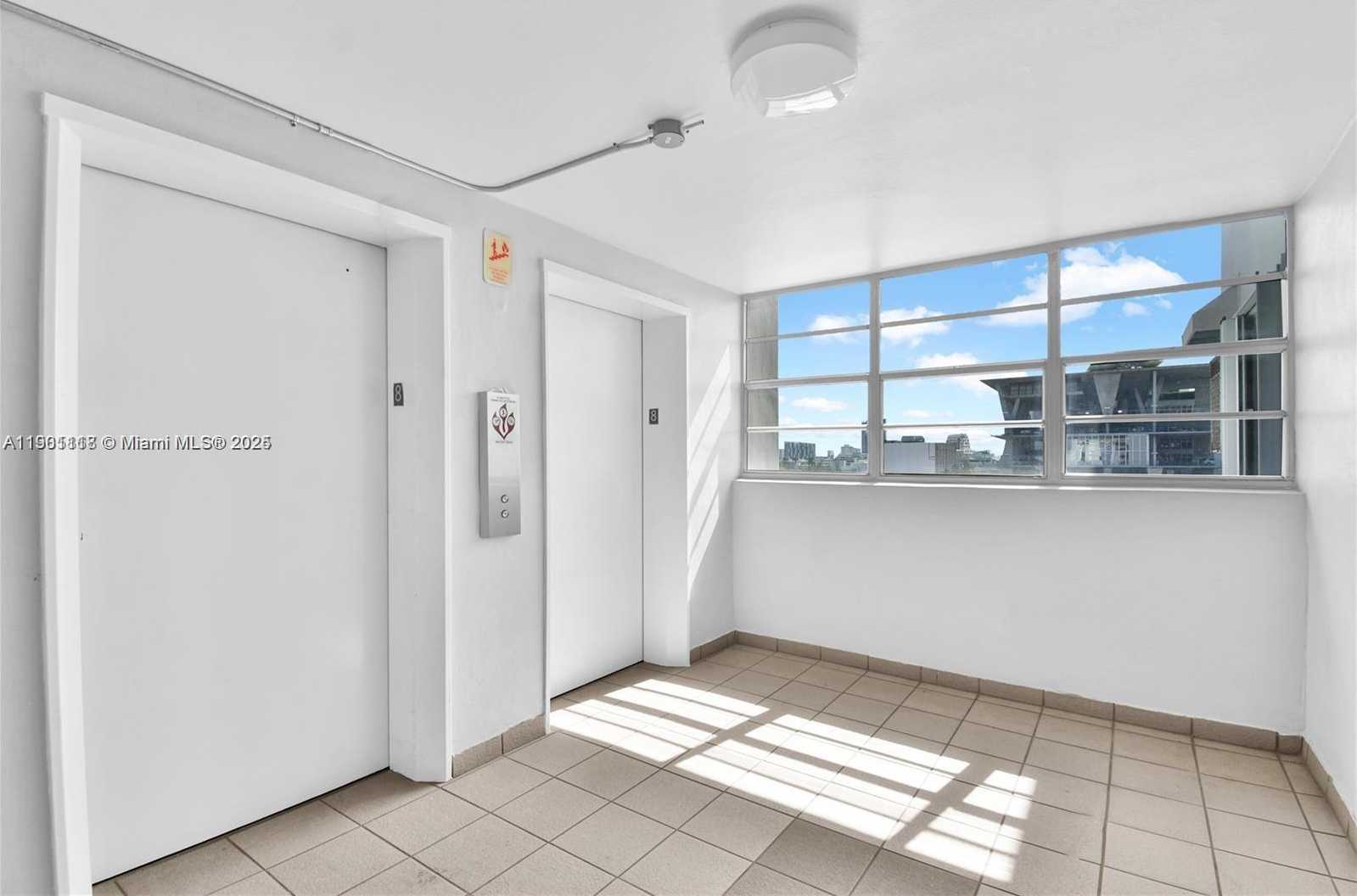 Small Image of 1331 LINCOLN RD #804, Miami Beach Number 2