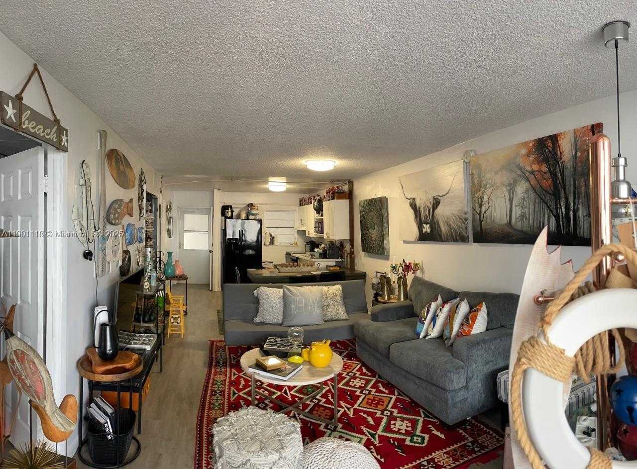 Small Image of 1331 LINCOLN RD #804, Miami Beach Number 4