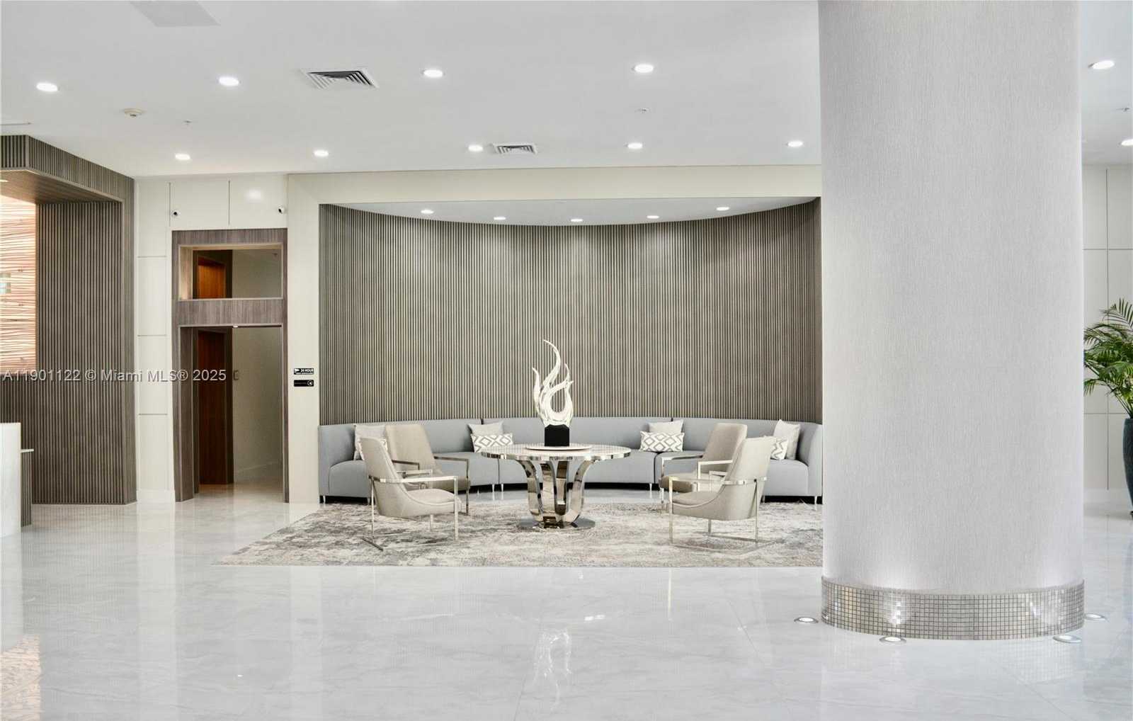 Small Image of Aventura Number 11