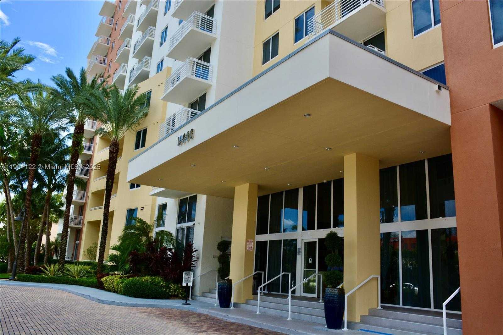 Small Image of Aventura Number 12