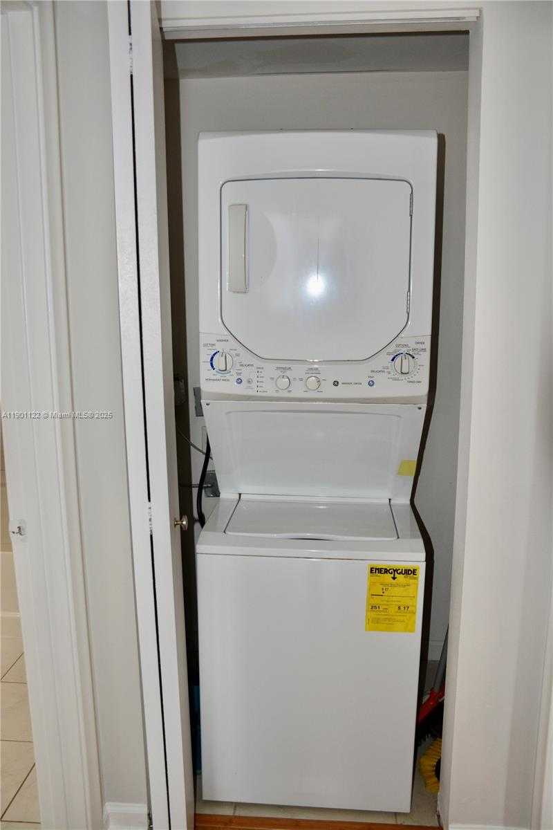 Small Image of Aventura Number 19