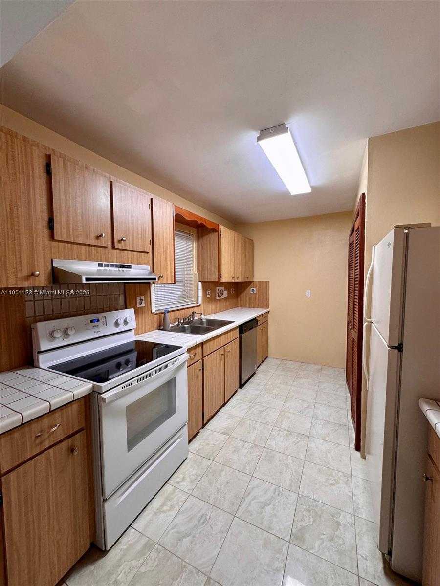 Small Image of 5700 SOUTH WEST 42ND ST #5700, Miami Number 2