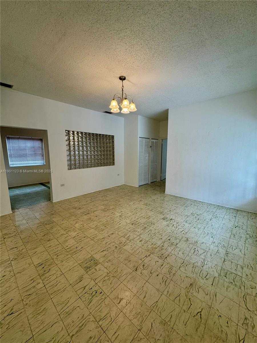 Small Image of 5700 SOUTH WEST 42ND ST #5700, Miami Number 4