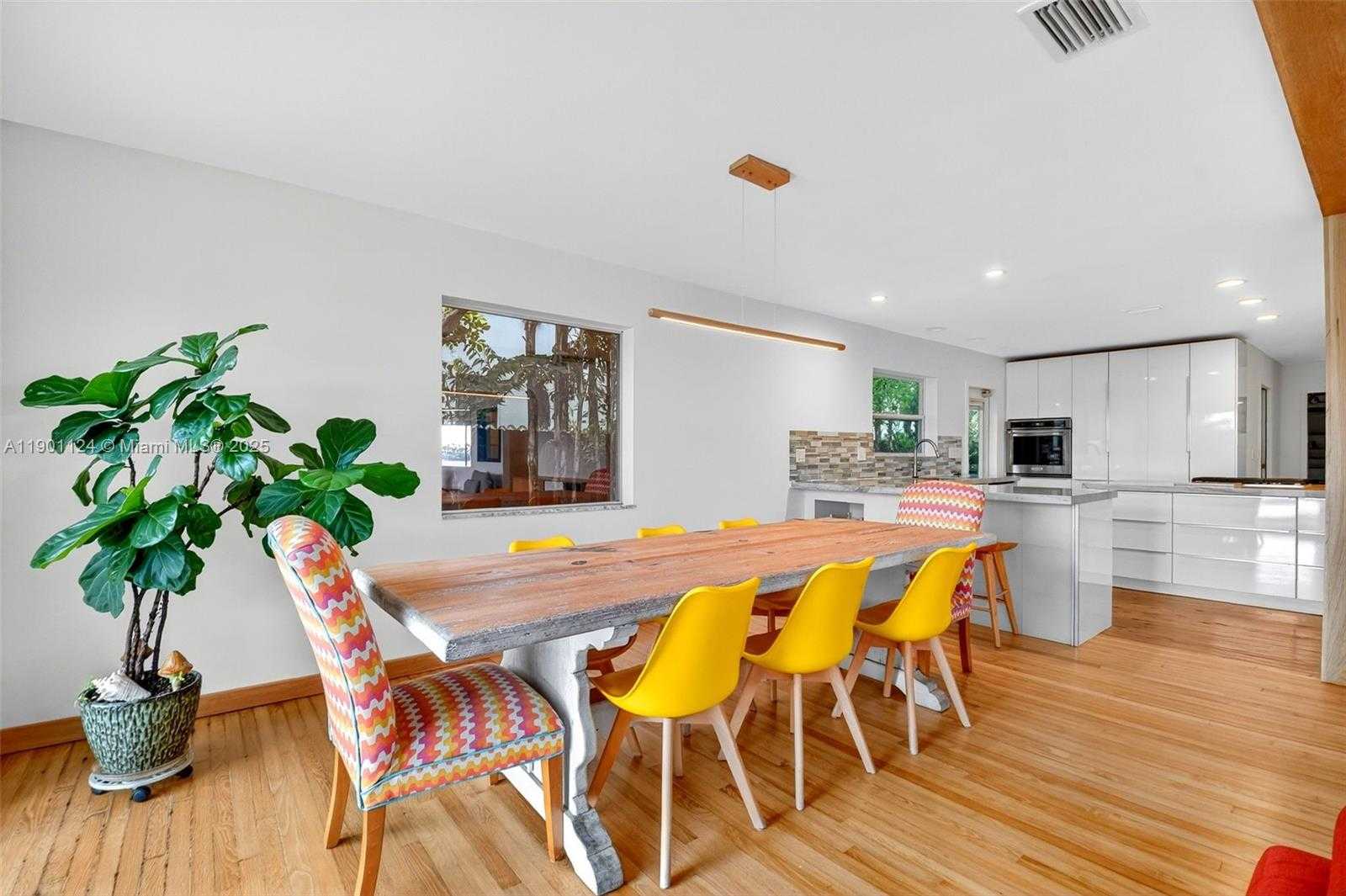 Small Image of West Palm Beach Number 11