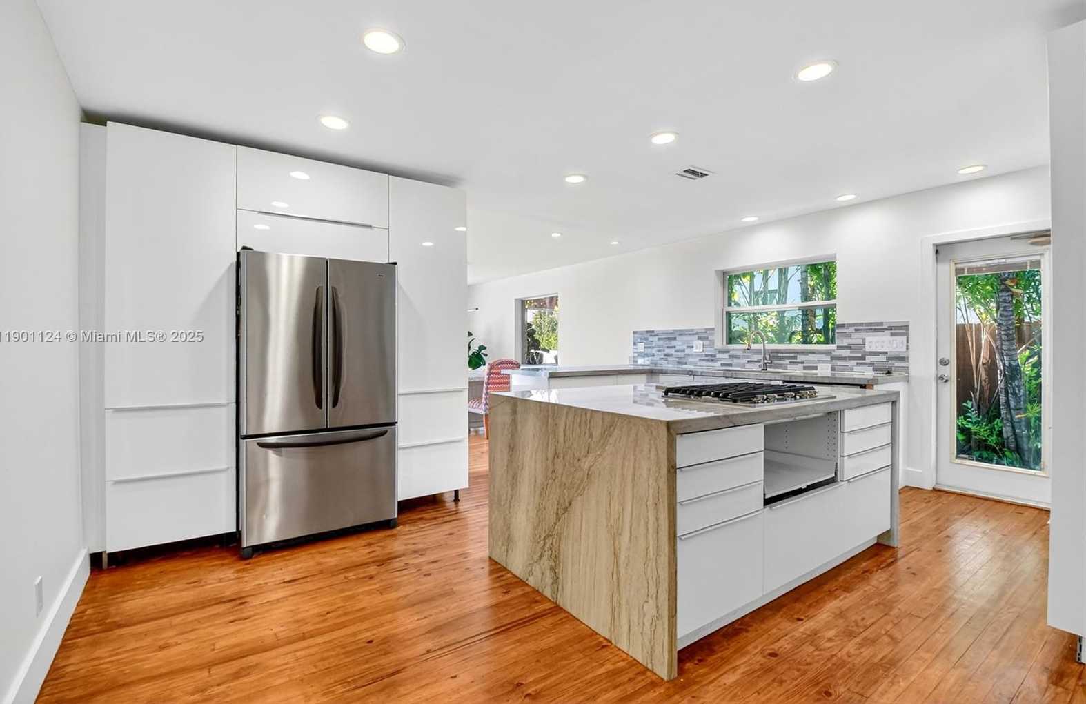 Small Image of West Palm Beach Number 13