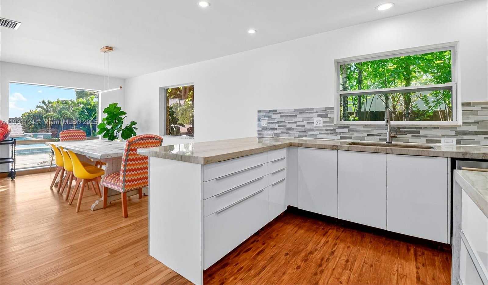 Small Image of West Palm Beach Number 15