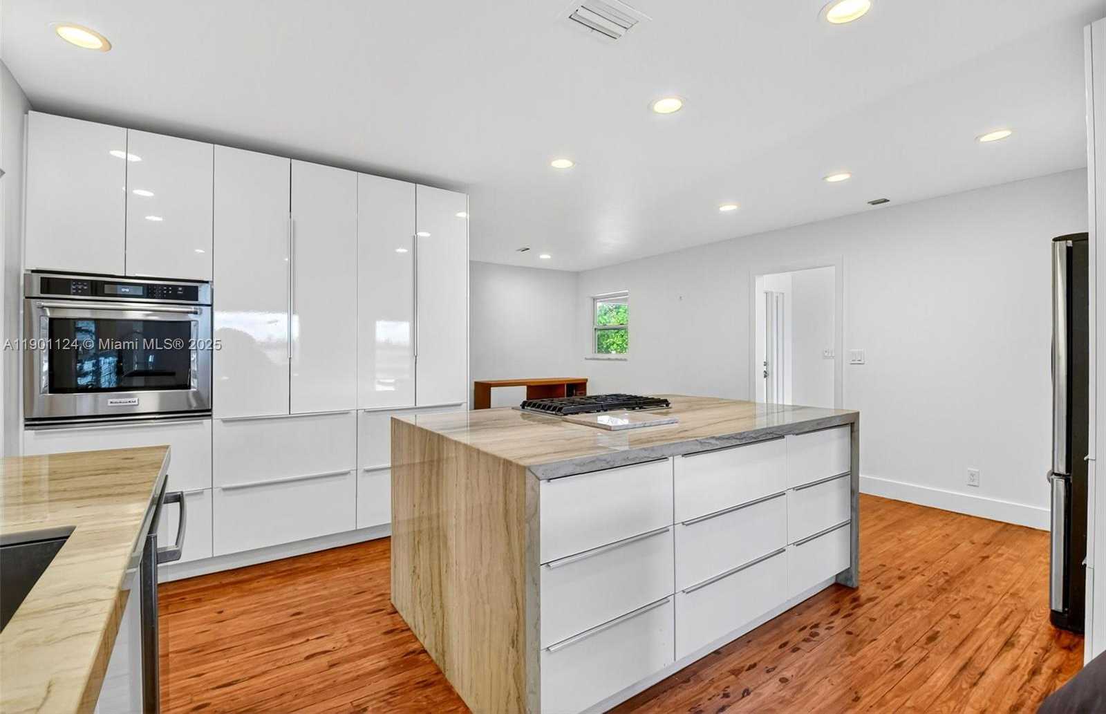 Small Image of West Palm Beach Number 16