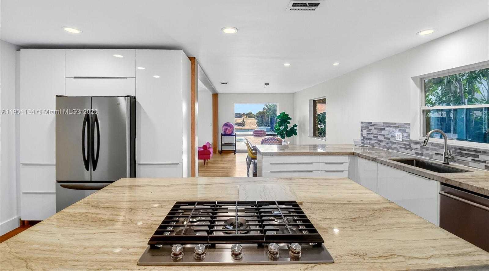 Small Image of West Palm Beach Number 17